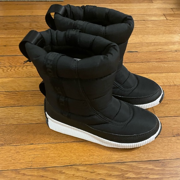 Sorel Winter Boots - Picture 4 of 7